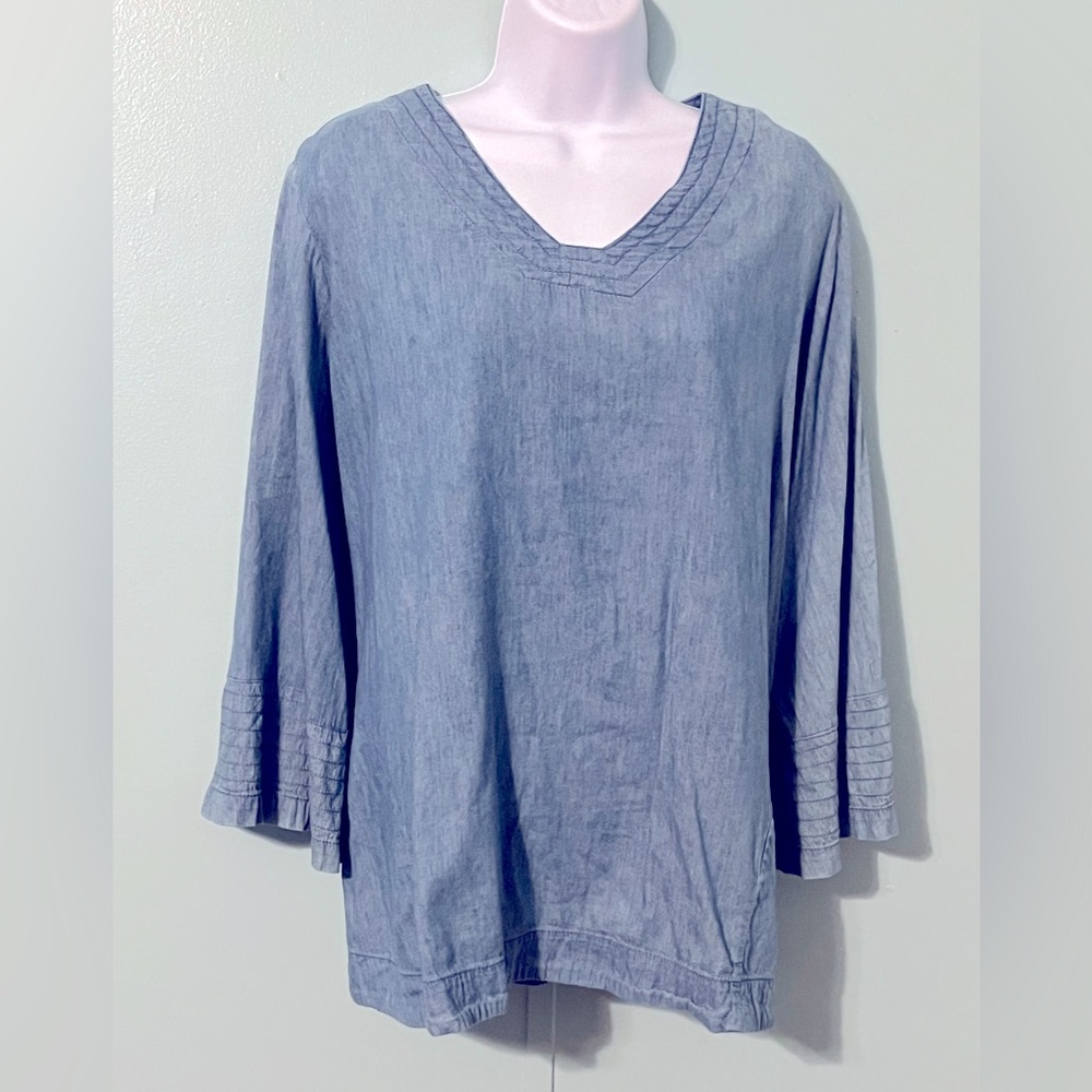 Astoria Born Light Denim Blouse Size Large Pockets 100%‎ Cotton